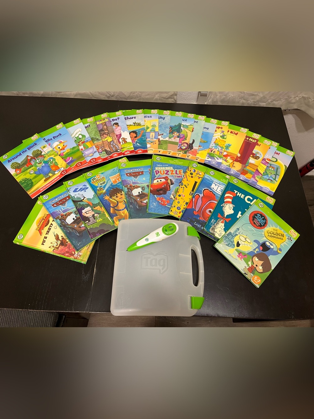 Tag Reading learning System with Green and White Electronic Pen and 29 Book set